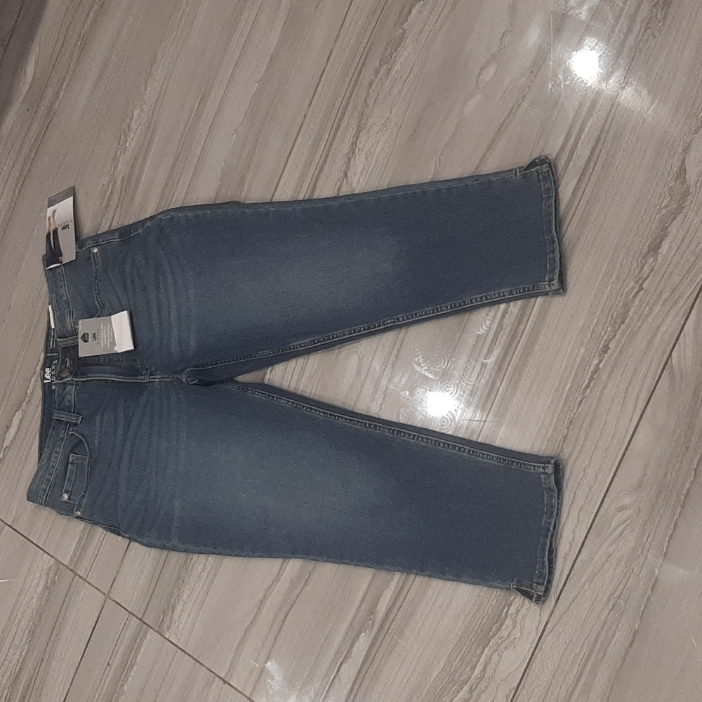 Lee midrise Capri